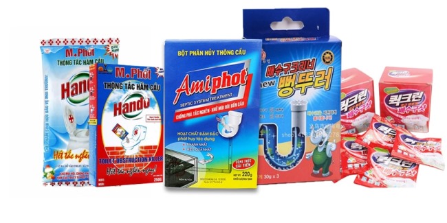 Xử l&yacute; bồn cầu bị nghẹt giấy tại nh&agrave; bằng bột th&ocirc;ng bồn cầu